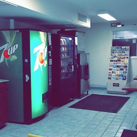 Red Carpet Inn Louisville North -Jeffersonville In المظهر الخارجي الصورة