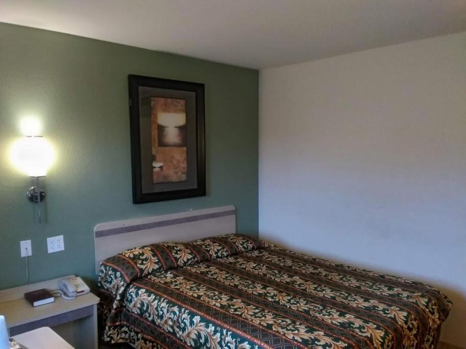 Red Carpet Inn Louisville North -Jeffersonville In المظهر الخارجي الصورة