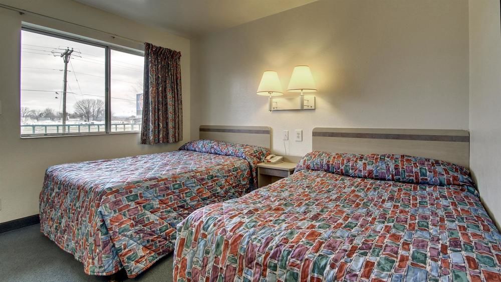 Red Carpet Inn Louisville North -Jeffersonville In المظهر الخارجي الصورة
