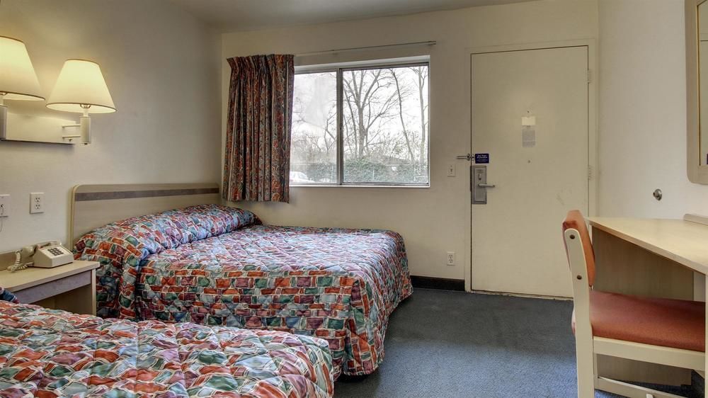 Red Carpet Inn Louisville North -Jeffersonville In المظهر الخارجي الصورة