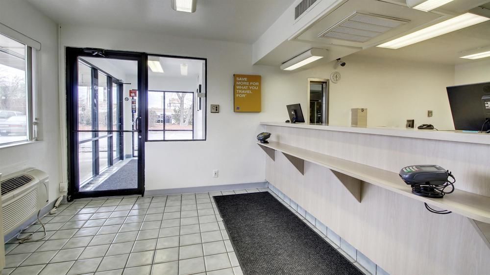 Red Carpet Inn Louisville North -Jeffersonville In المظهر الخارجي الصورة