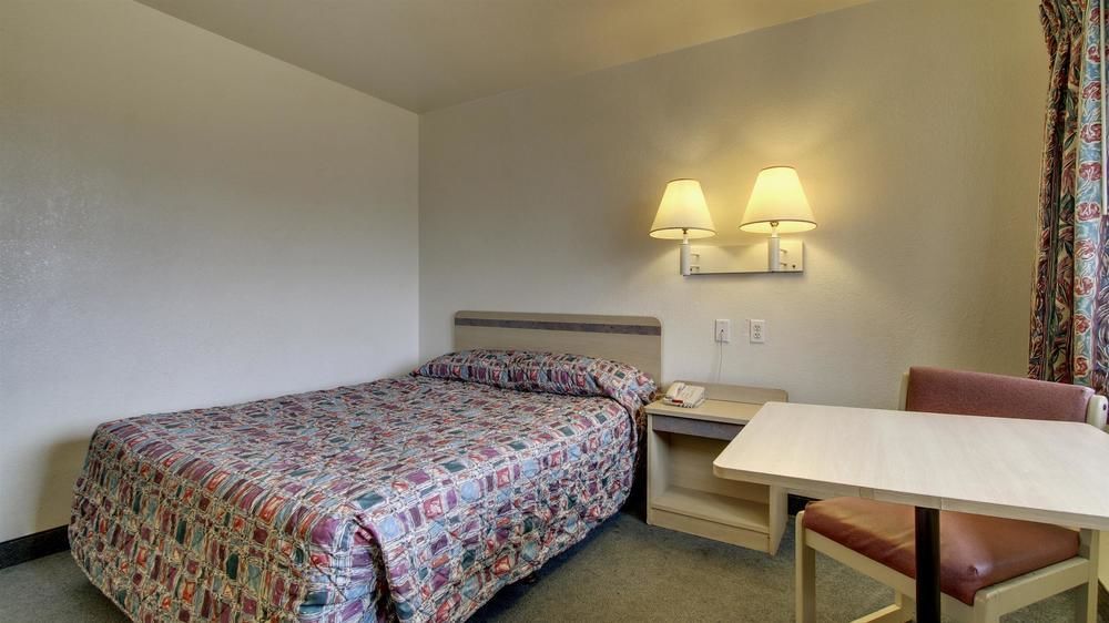 Red Carpet Inn Louisville North -Jeffersonville In المظهر الخارجي الصورة